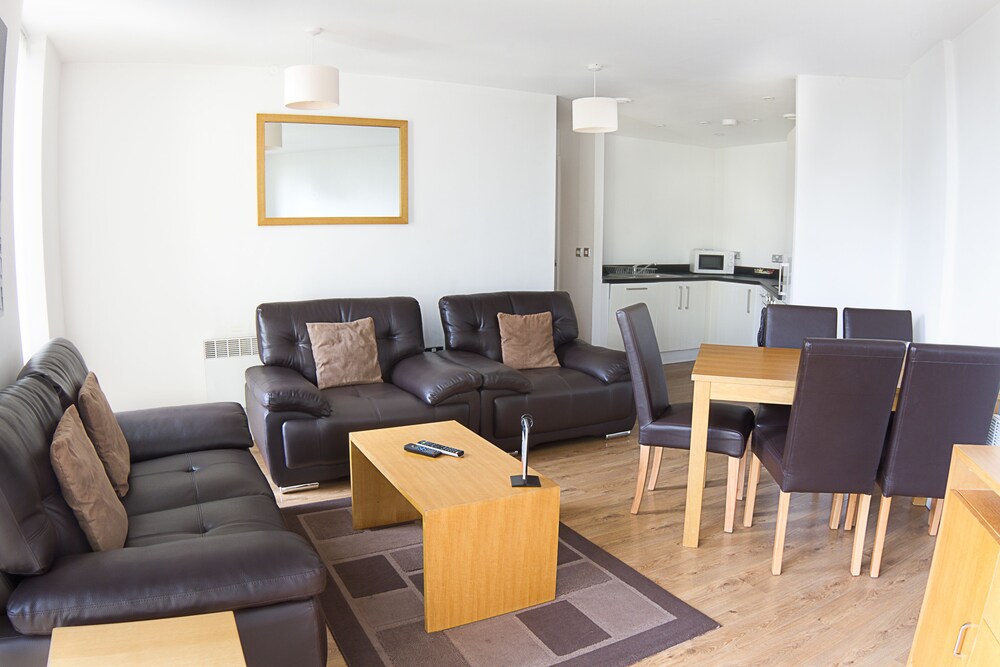 Apartment, 2 Bedrooms - Living Area