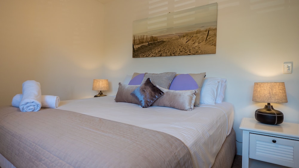 Two Bedroom Superior - Guestroom