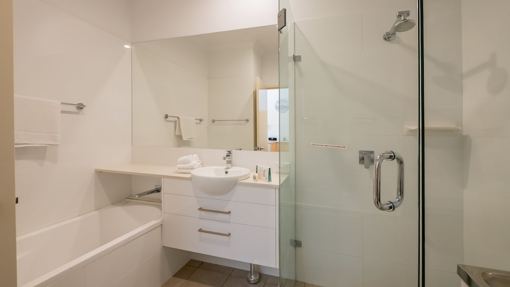 Two Bedroom Superior - Bathroom
