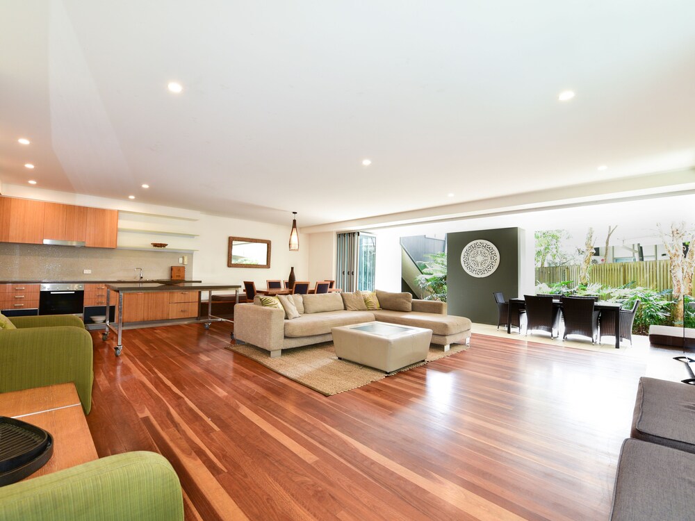 Penthouse (Belongil) - Living Area