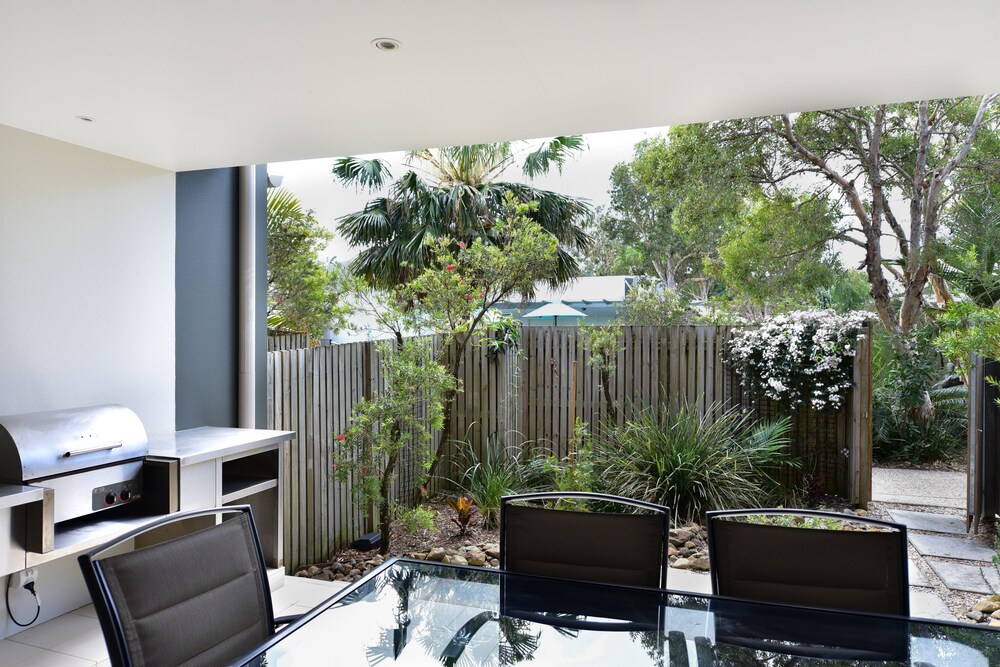 Villa, Poolside - Terrace/Patio
