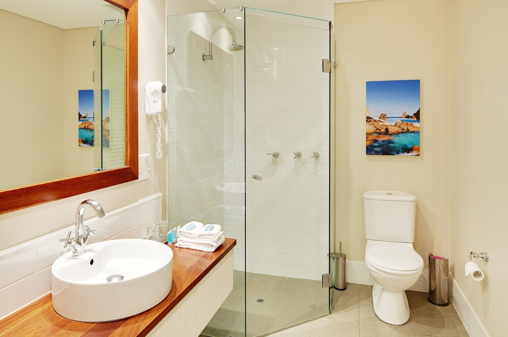 One Bedroom Apartment - Bathroom