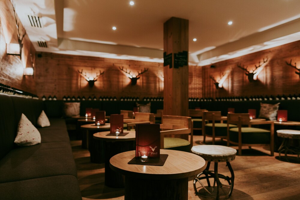 Hotel Bar