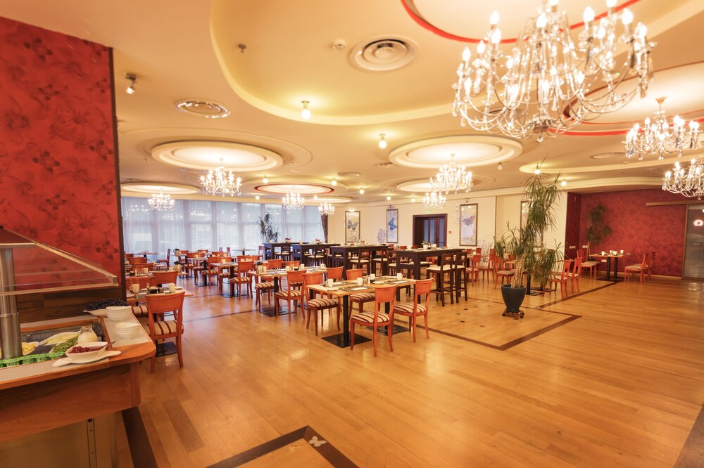 Food Court