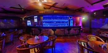 Hotel Bar
