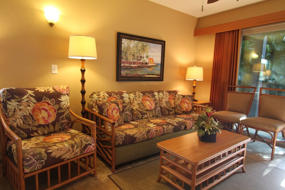 Studio (Condo) - Living Room