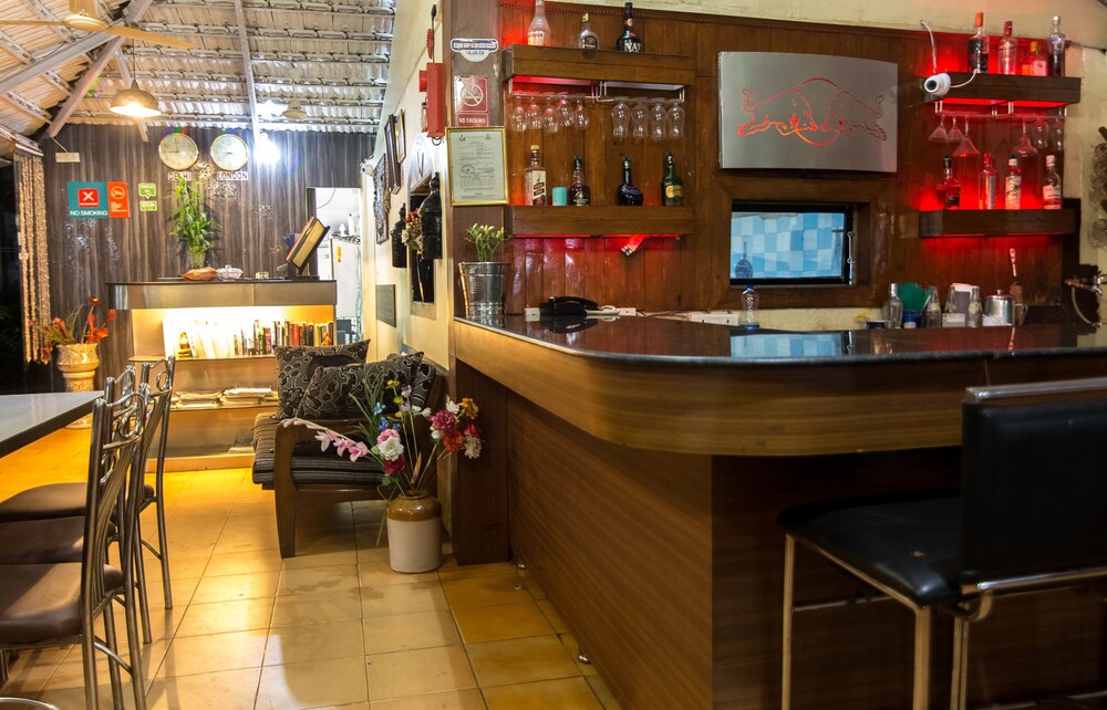 Poolside Bar