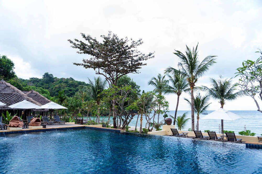 Beach/Ocean View