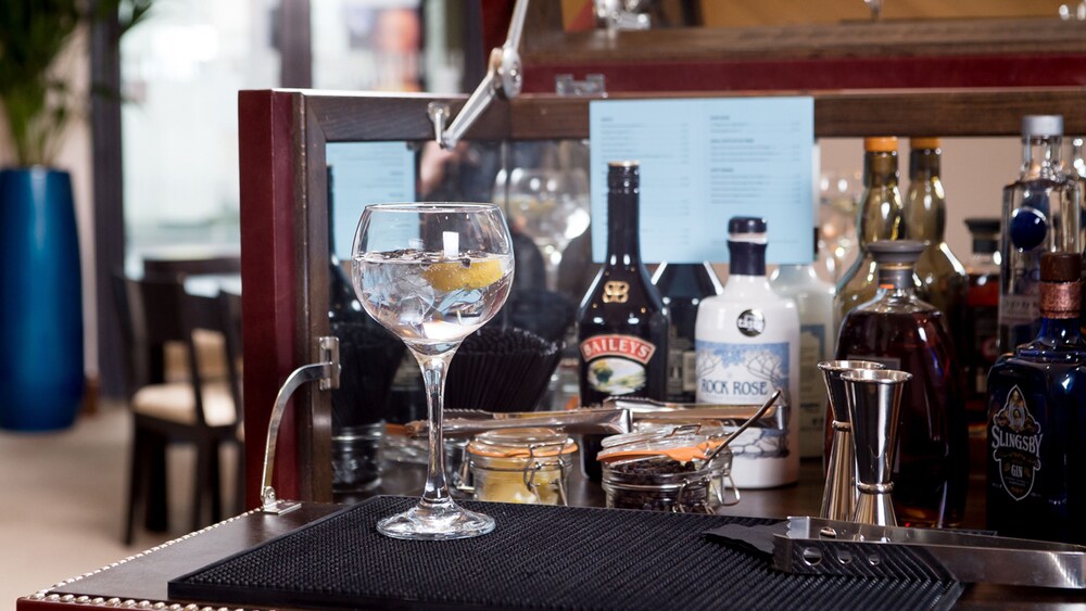 Hotel Bar