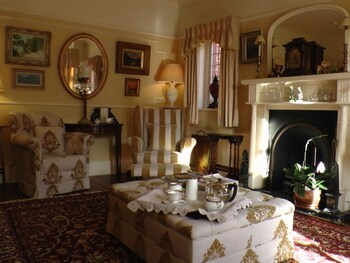 Hotel Lounge