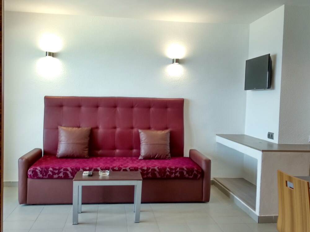 Superior Quadruple Room, 2 Bedrooms, 2 Bathrooms, Beachfront - Living Room