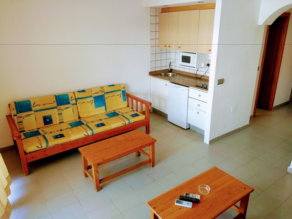 Standard Apartment, 2 Bedrooms - Living Room
