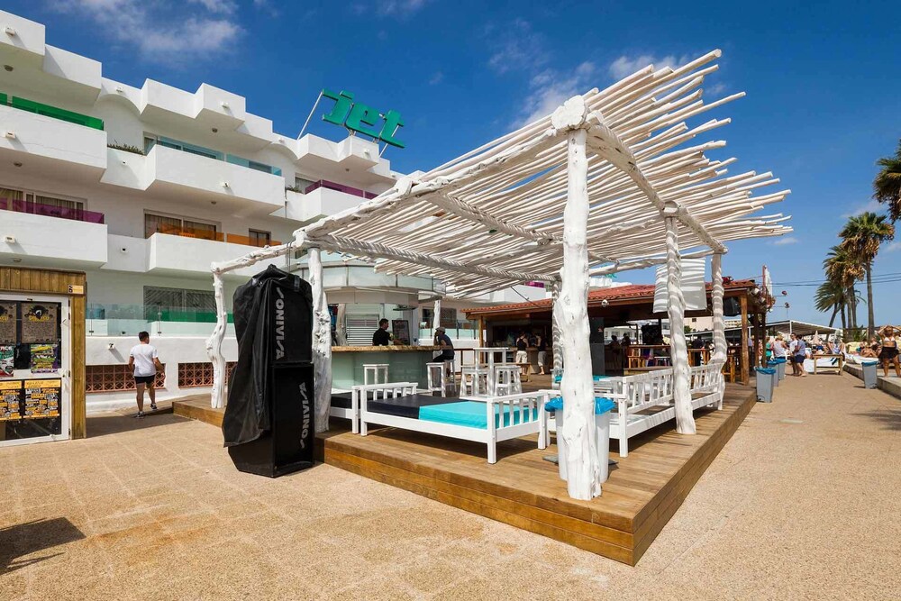 Hotel Bar
