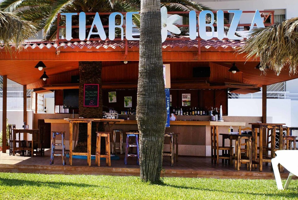 Hotel Bar