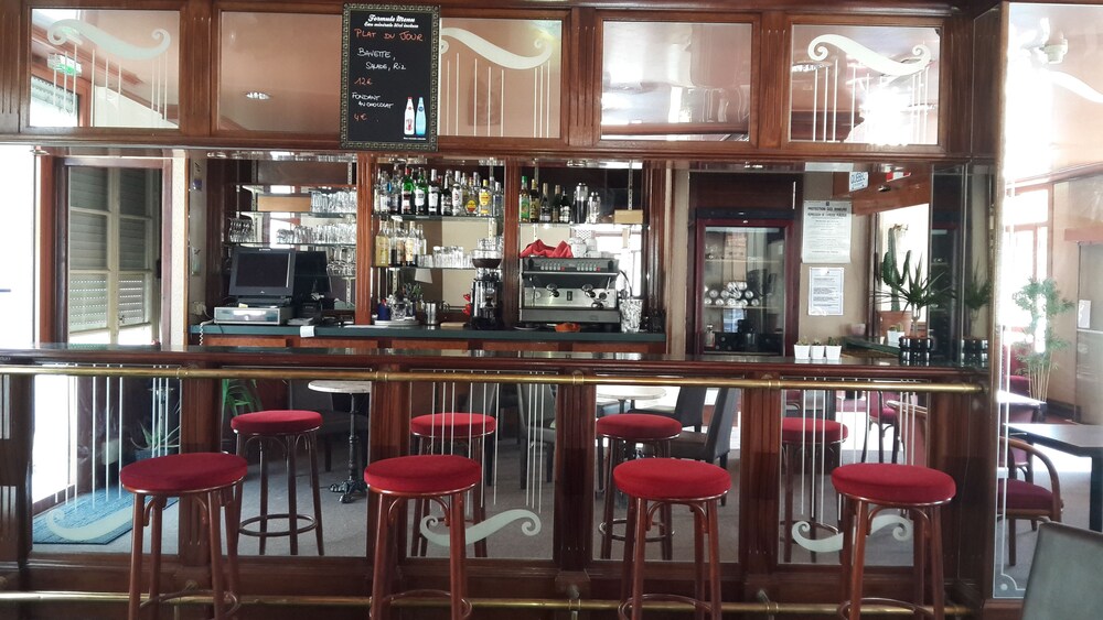 Hotel Bar
