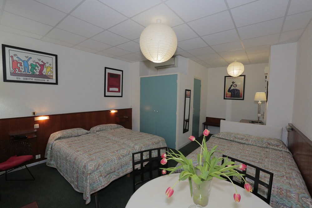 Guestroom
