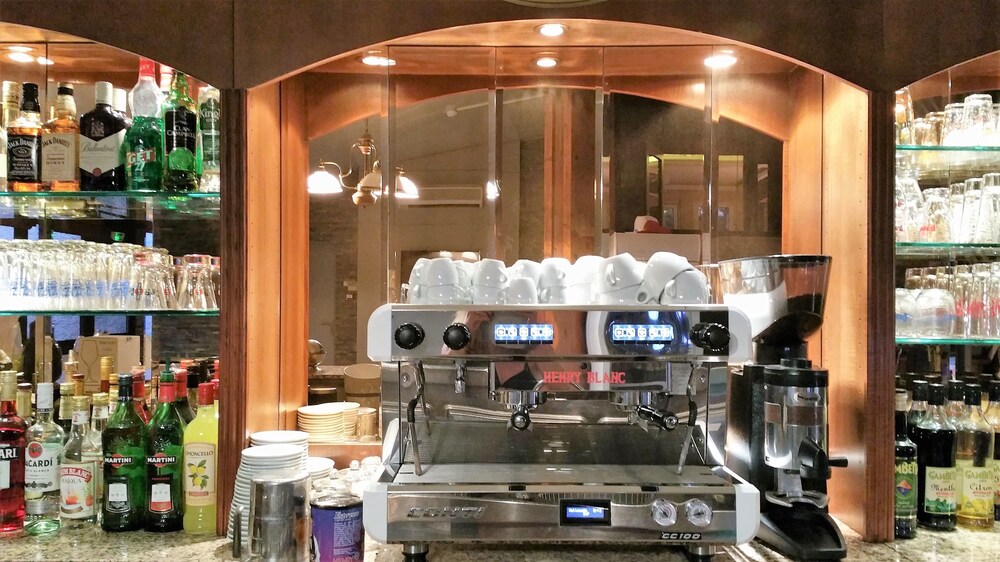 Hotel Bar