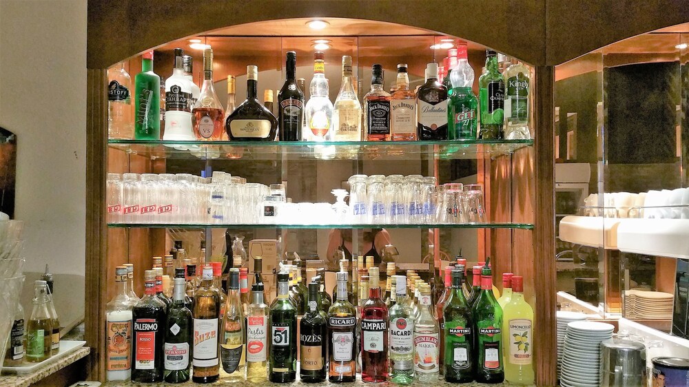 Hotel Bar