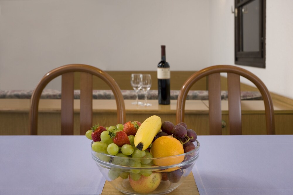 Standard Apartment, 1 Bedroom (2 - 4 persons) - Guestroom
