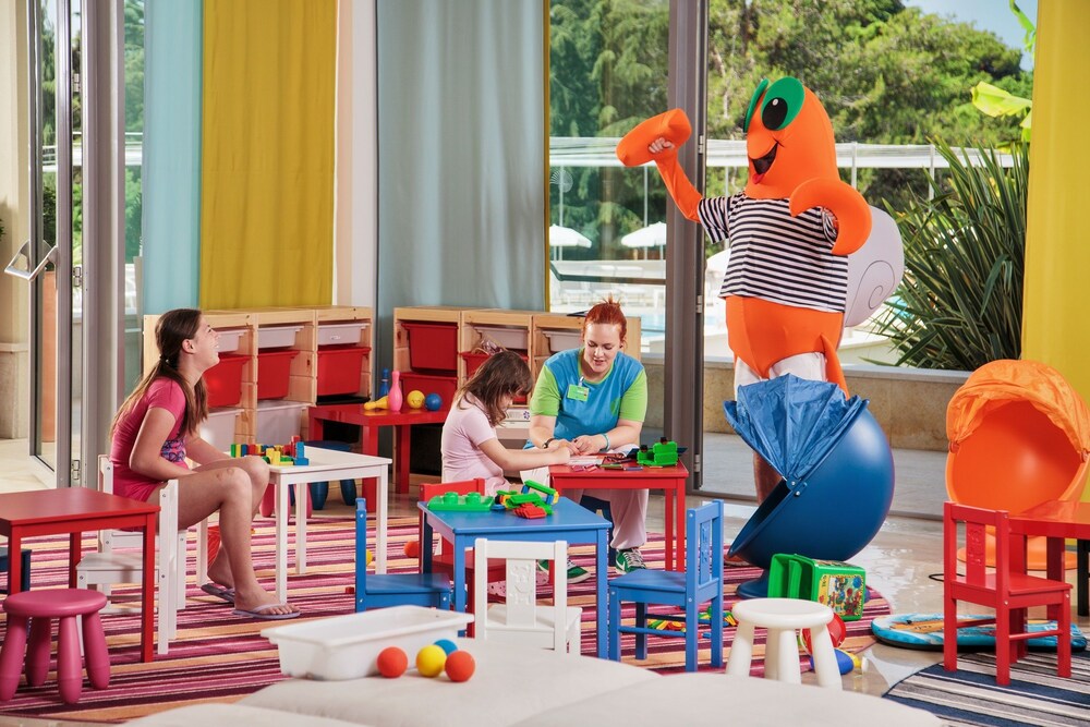 Childrens Play Area - Indoor