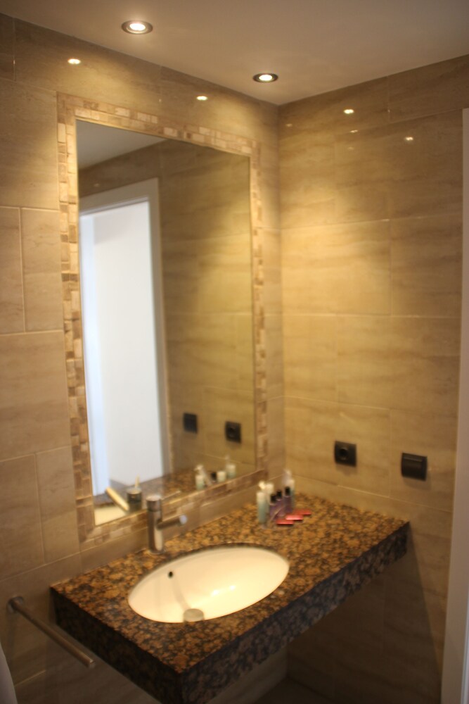 Superior Apartment, Partial Sea View - Bathroom