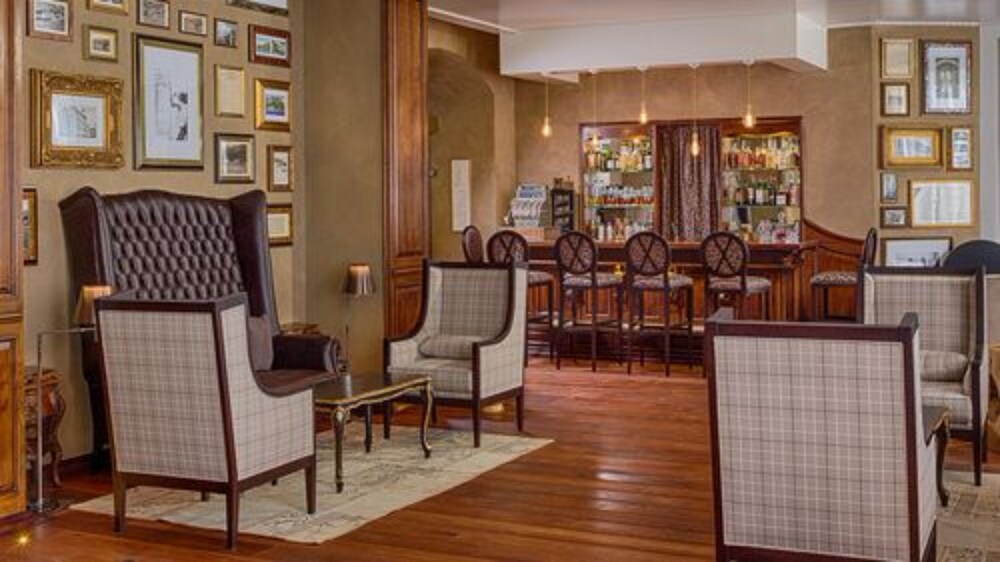 Hotel Lounge