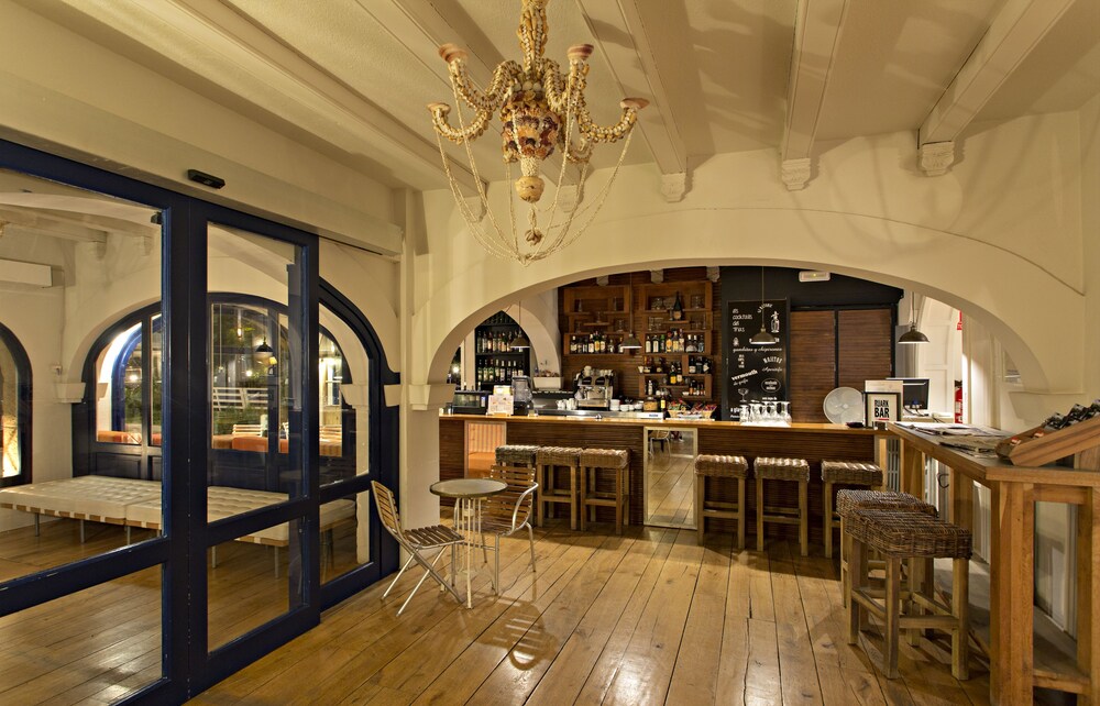 Hotel Bar