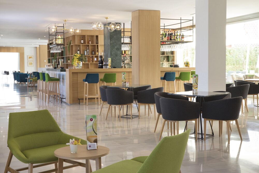 Hotel Lounge