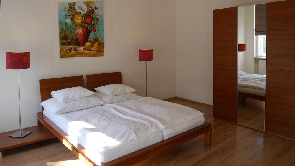 Apartment, 1 Bedroom, City View - Guestroom