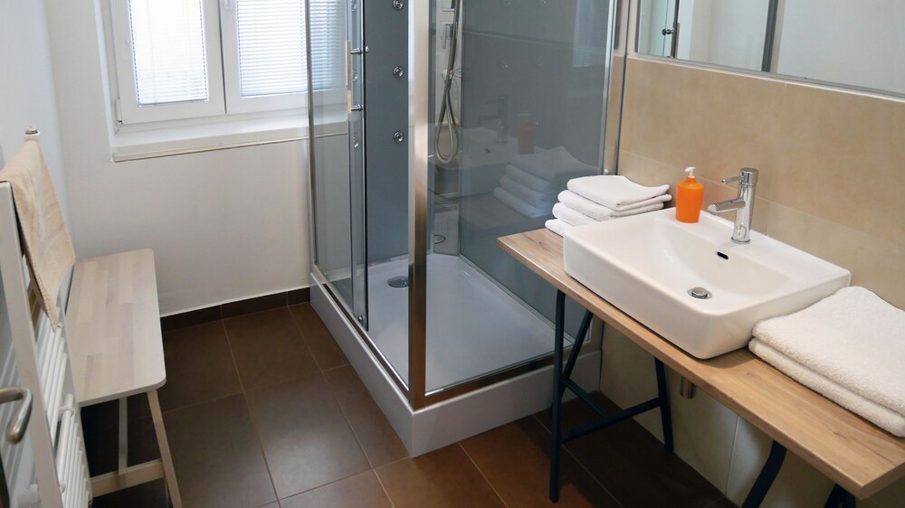 Apartment, 1 Bedroom, City View - Bathroom