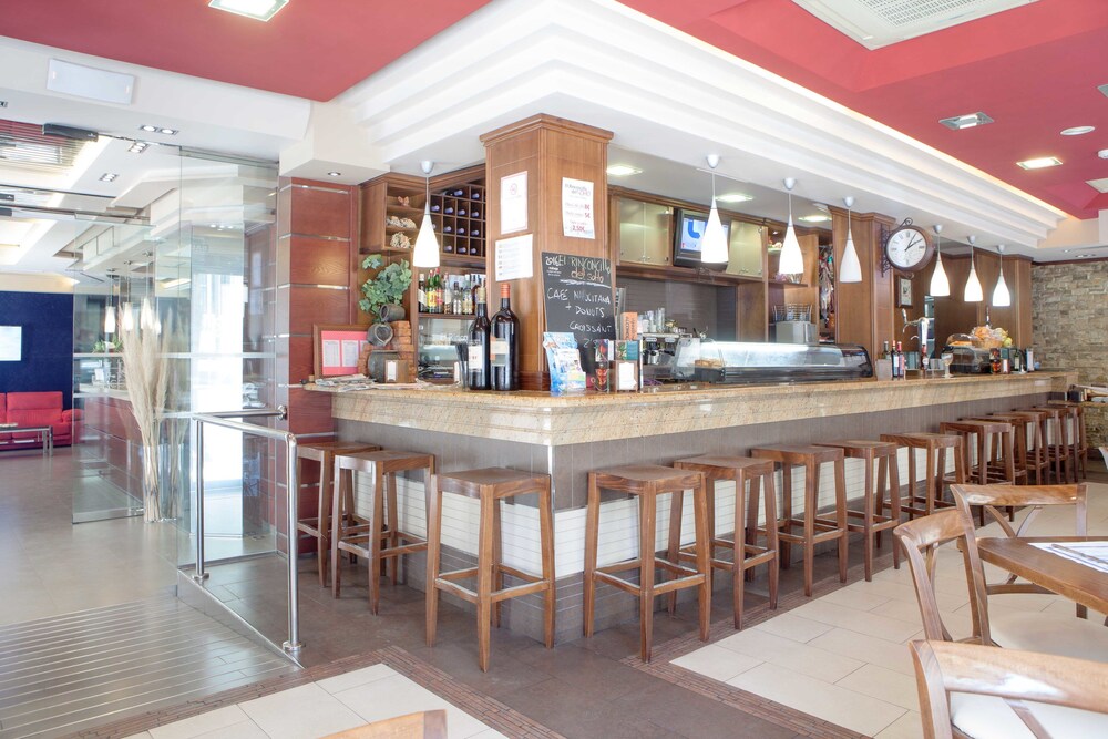 Hotel Bar