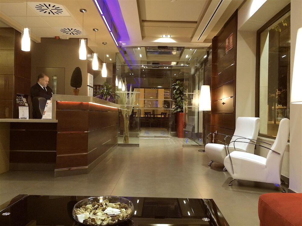 Check-in/Check-out Kiosk