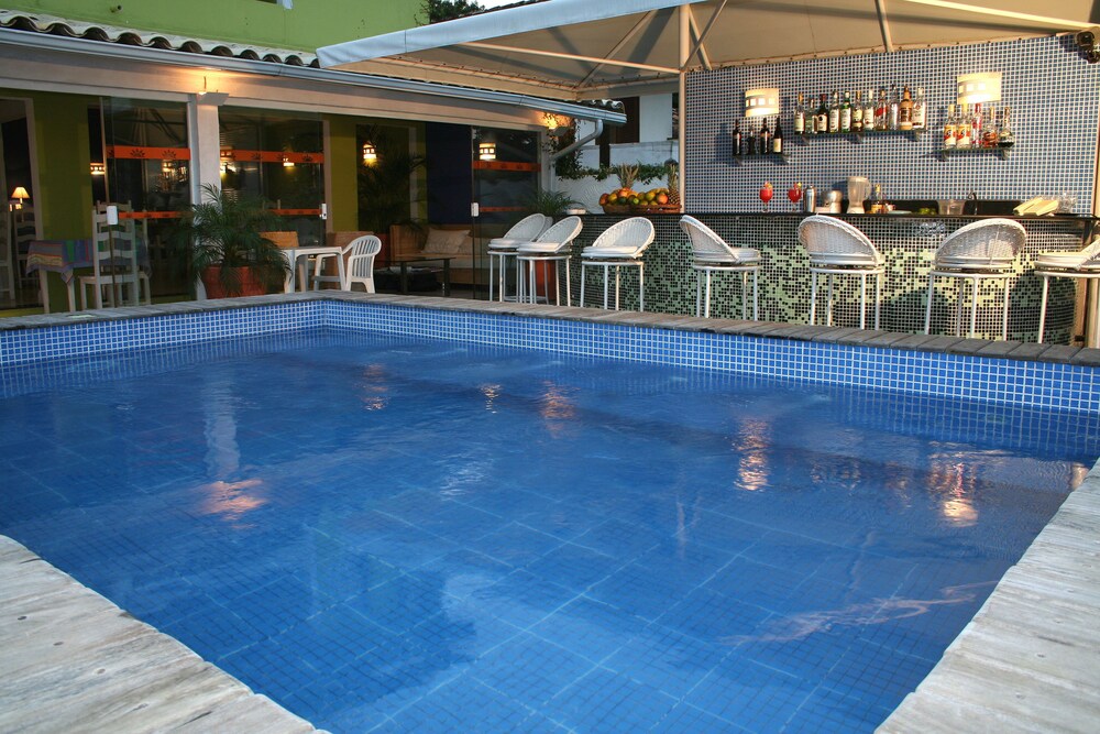 Poolside Bar