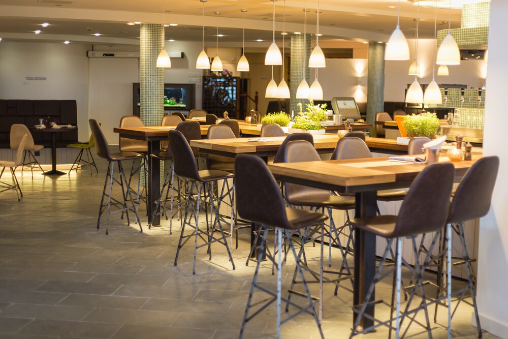 Hotel Lounge