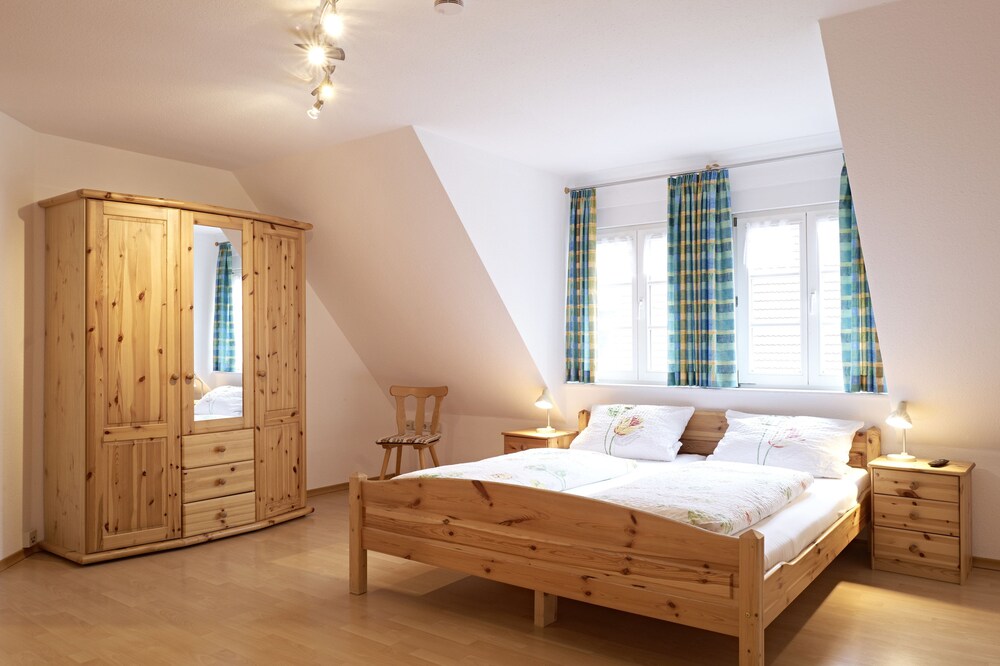 Apartment () - Guestroom