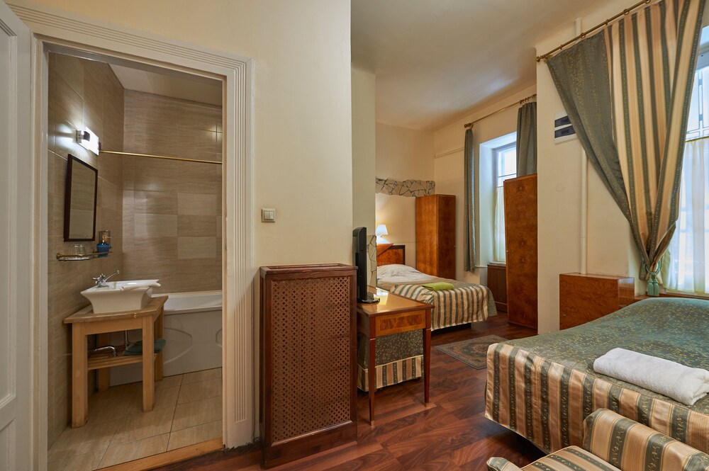 Guestroom