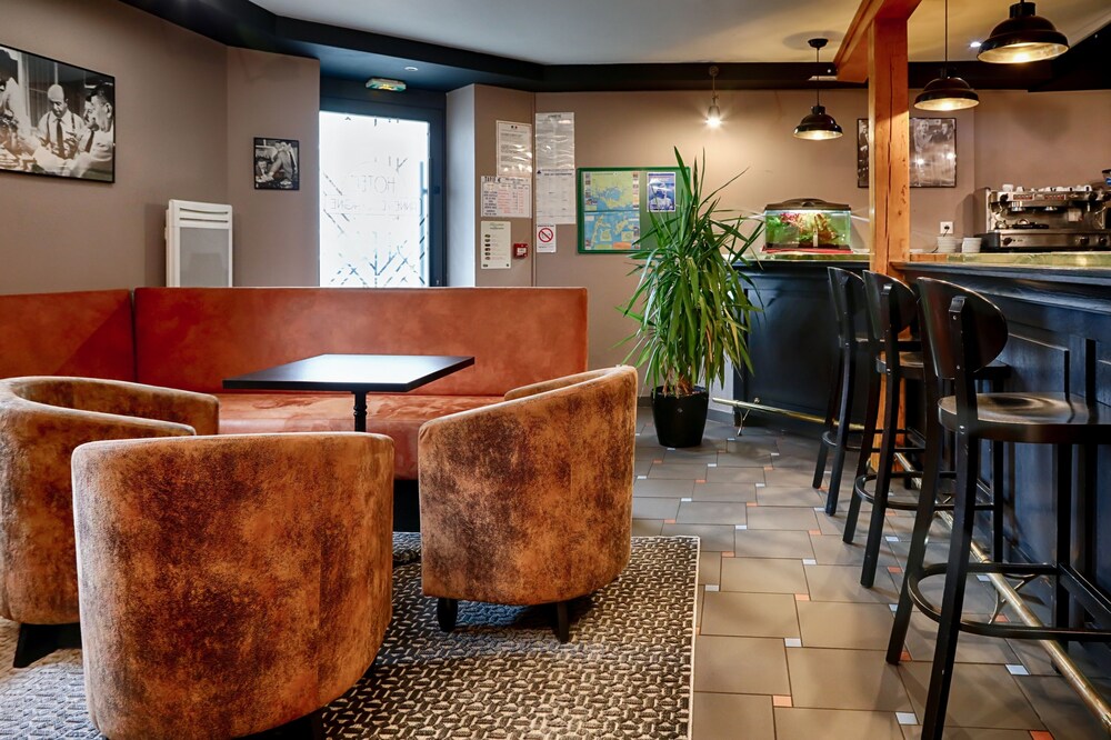 Hotel Bar