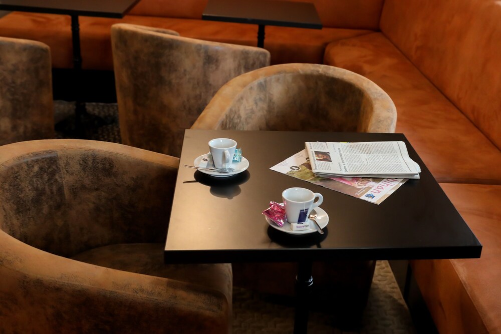 Hotel Lounge