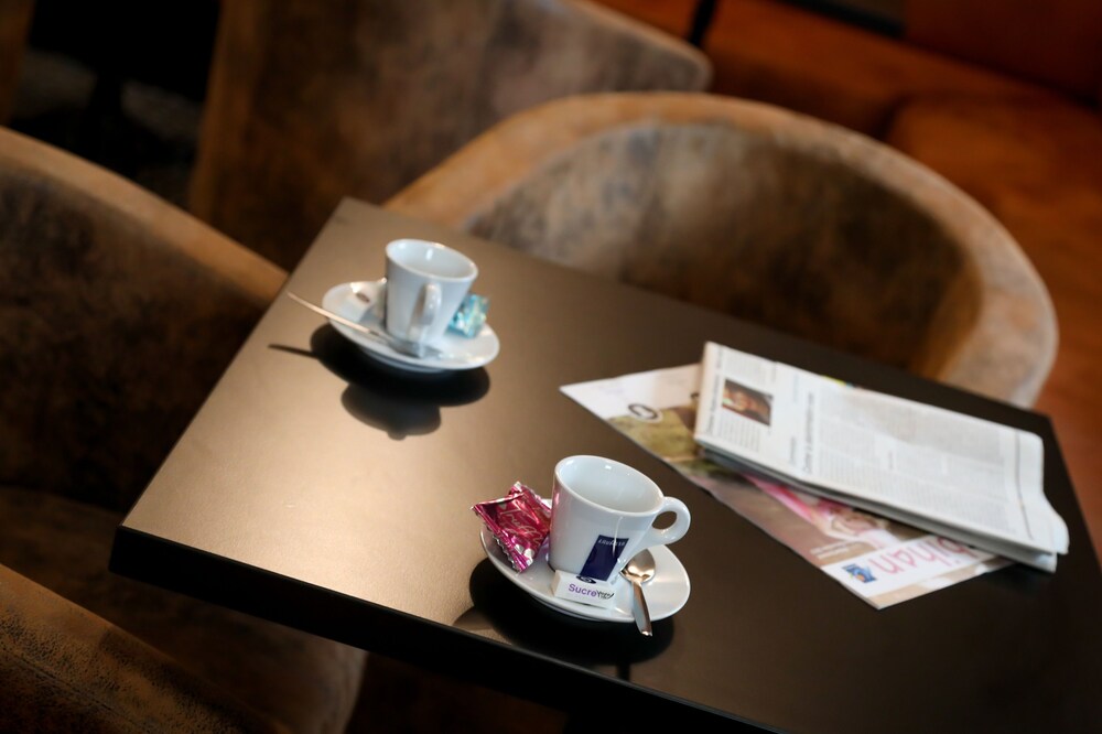 Hotel Lounge