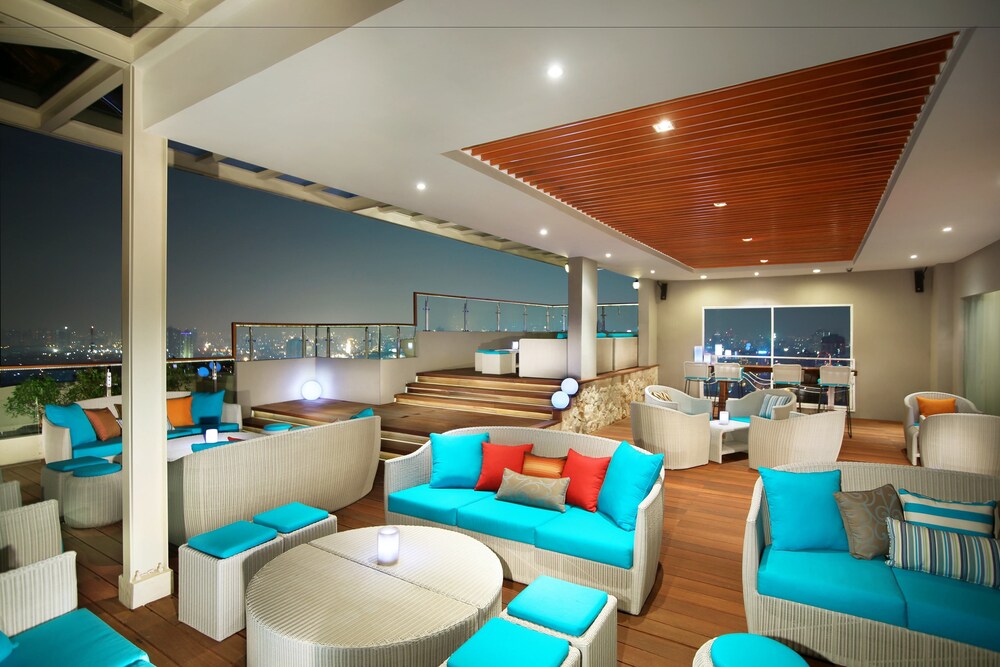 Hotel Lounge