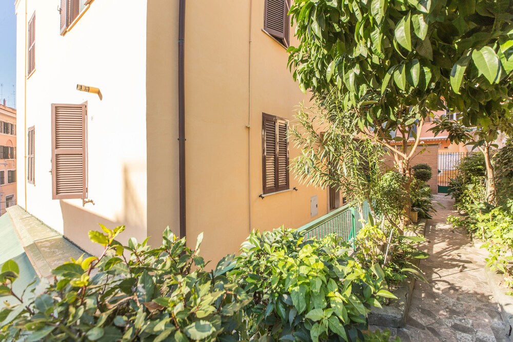 Courtyard View