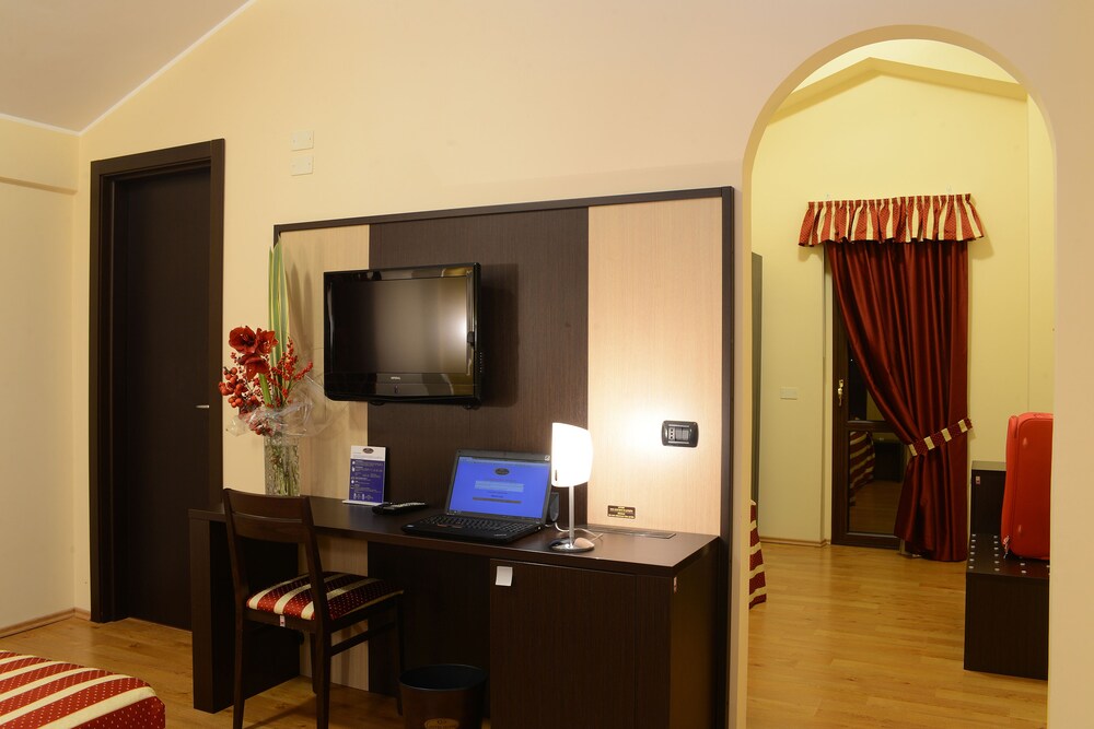 In-Room Business Center