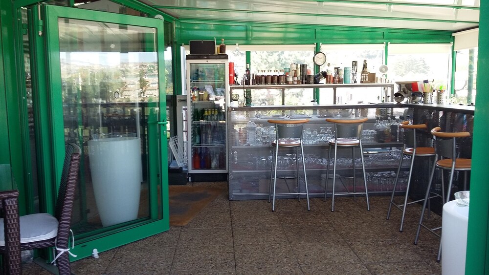Poolside Bar