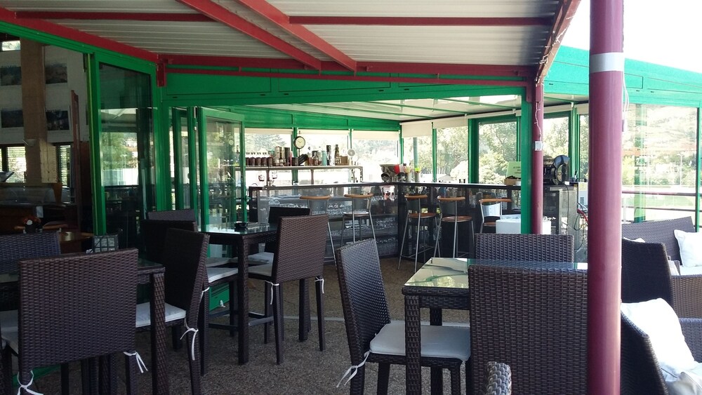 Poolside Bar