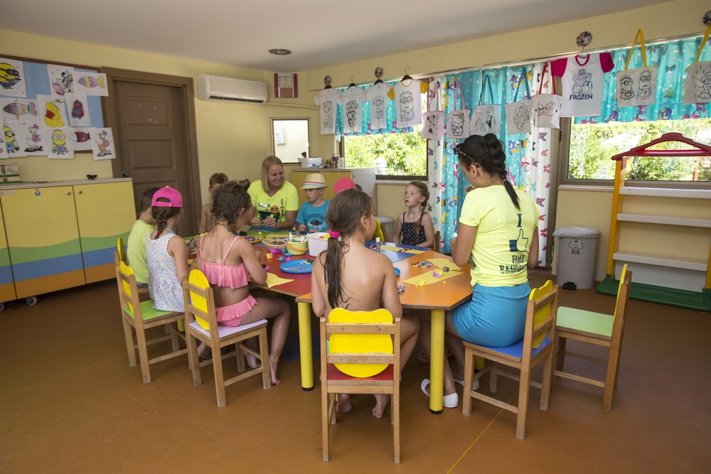 Childrens Play Area - Indoor