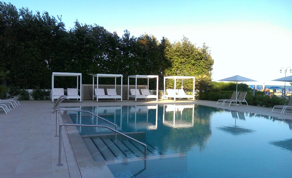 Infinity Pool
