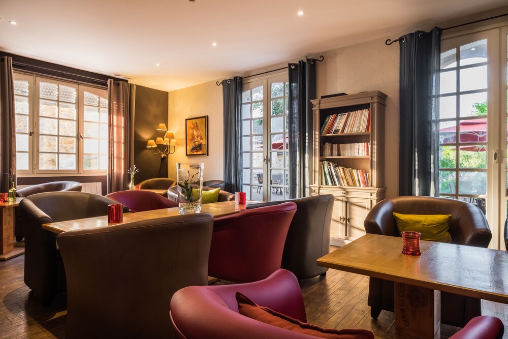 Hotel Lounge