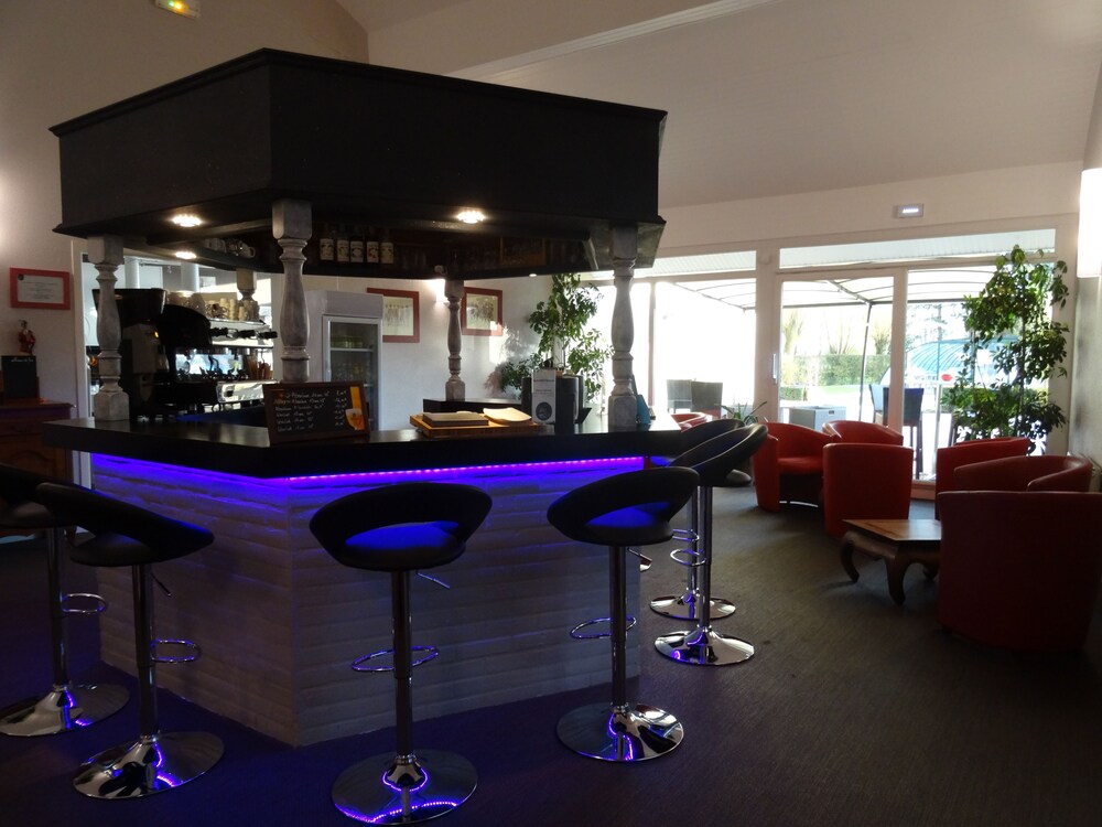 Hotel Bar