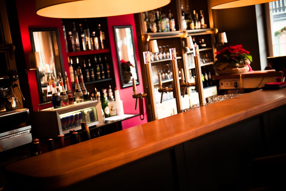 Hotel Bar