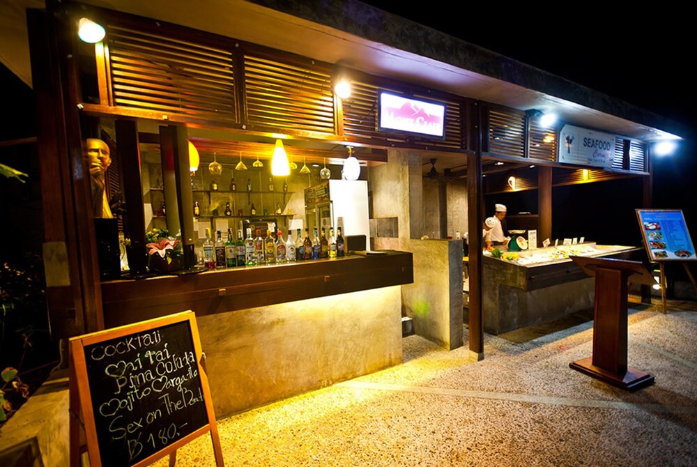 Hotel Bar